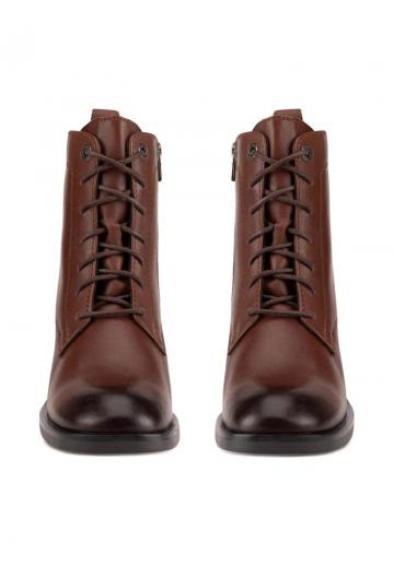 Ботинки на шнуровке