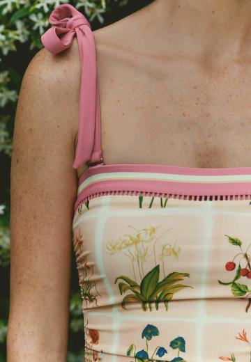 Слитный купальник