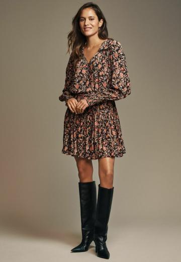 Короткое платье