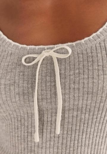 Топ на бретельках