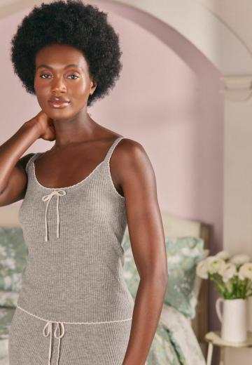 Топ на бретельках