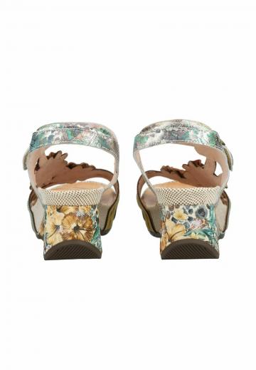 Босоножки на танкетке