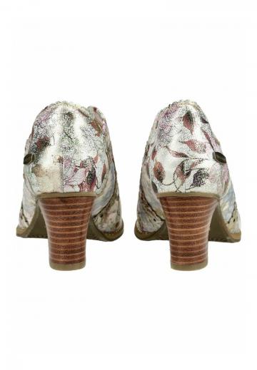 Ботинки на шнуровке