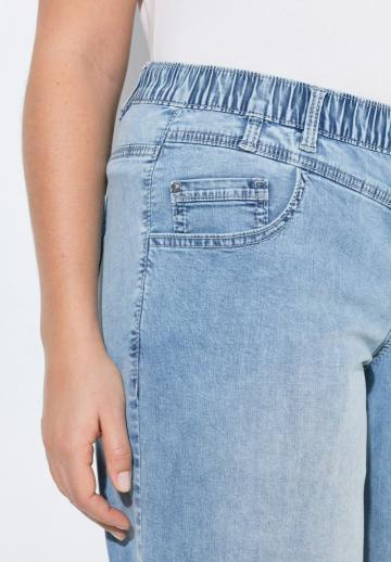 Короткие джинсы