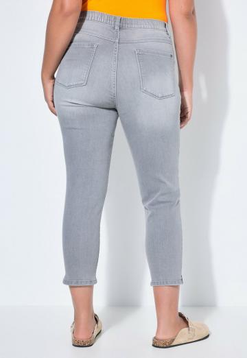 Короткие джинсы