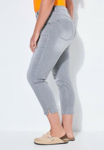 Короткие джинсы