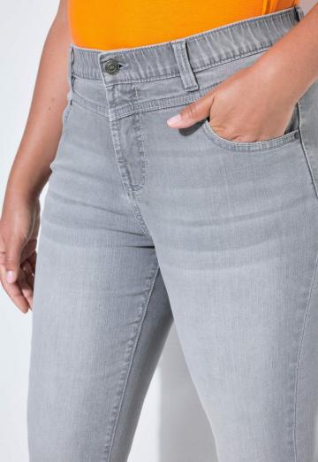 Короткие джинсы