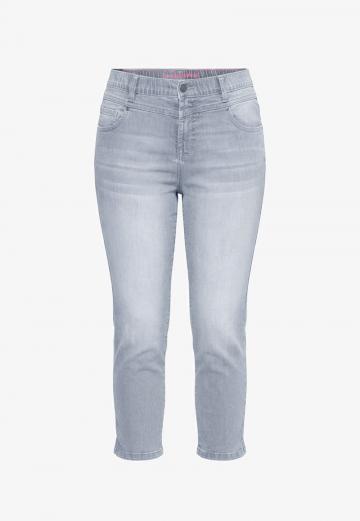 Короткие джинсы