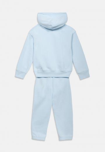 Набор одежды