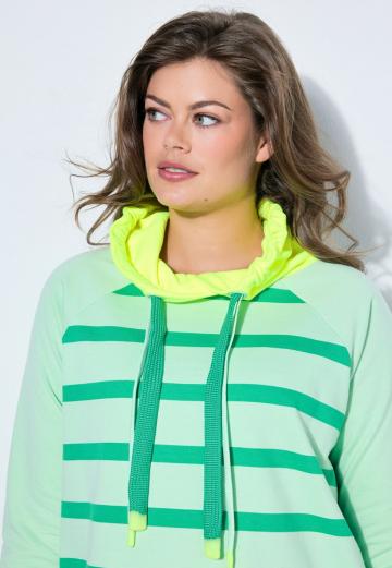 Пуловер с капюшоном