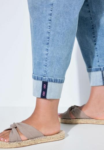 Короткие джинсы