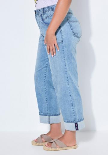 Короткие джинсы