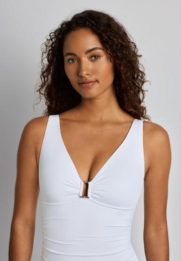 Слитный купальник