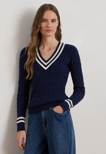 Пуловер с вырезом V