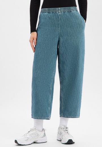 Короткие джинсы