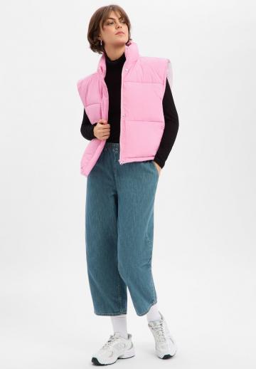 Короткие джинсы