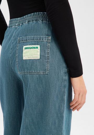 Короткие джинсы