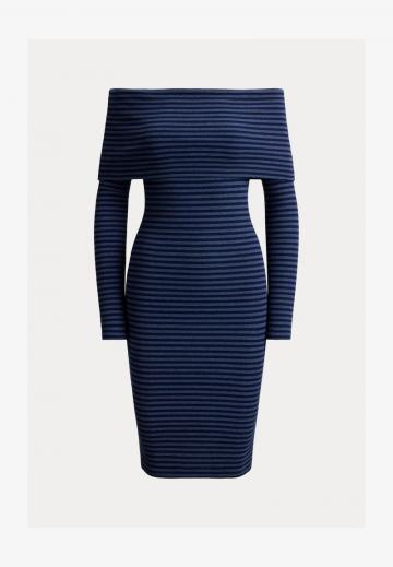 Платье футляр