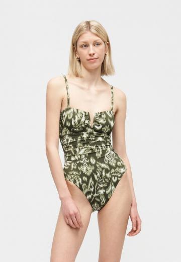 Слитный купальник