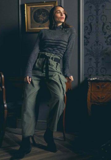 Брюки с накладными карманами