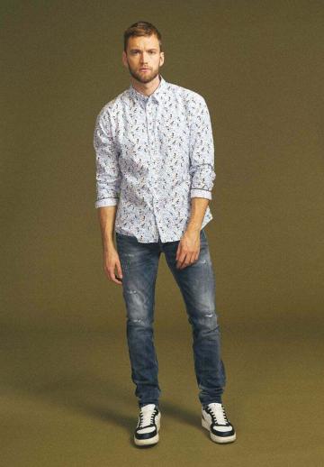 Узкие джинсы