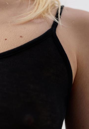 Топ на бретельках