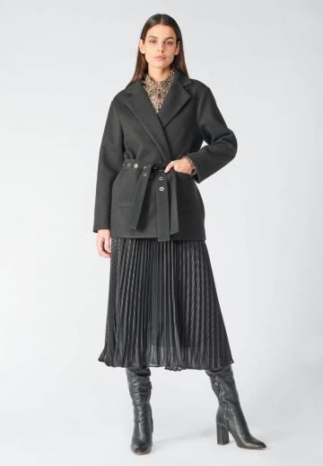 Короткое пальто