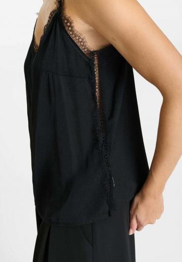 Топ на бретельках