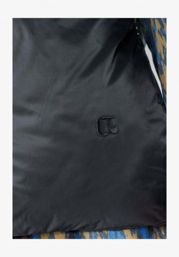 Длинный жилет