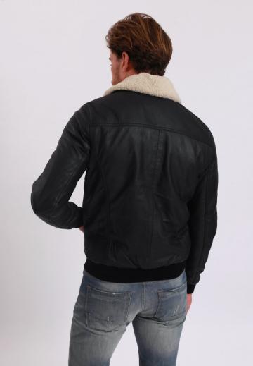 Кожаная куртка