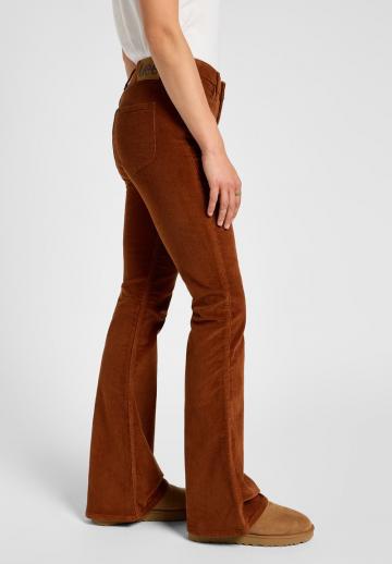 Клешеные джинсы