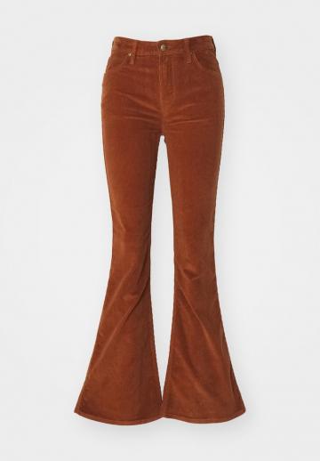 Клешеные джинсы