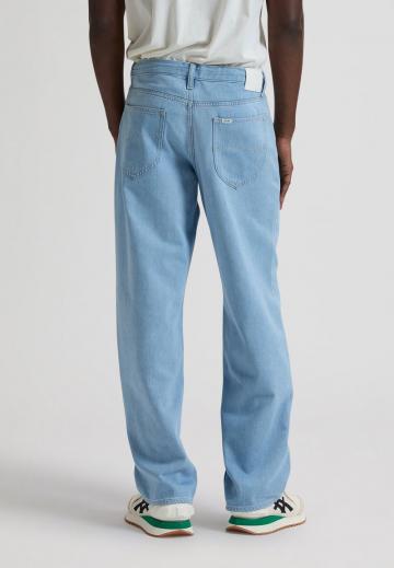 Свободные джинсы