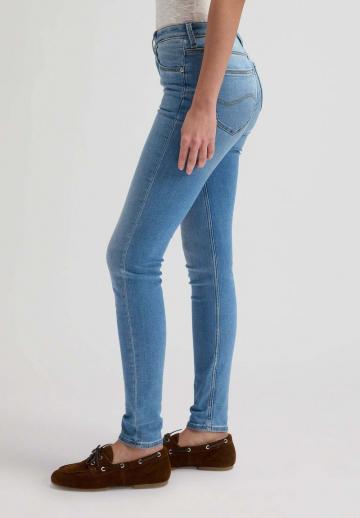 Узкие джинсы