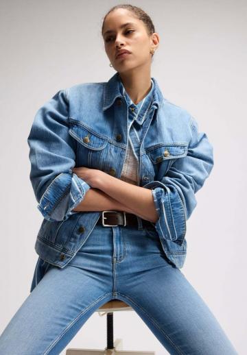 Узкие джинсы