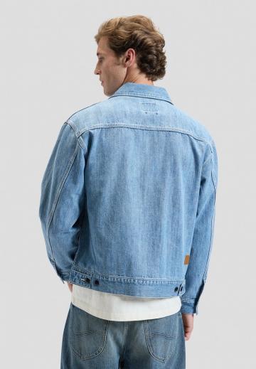 Джинсовая куртка