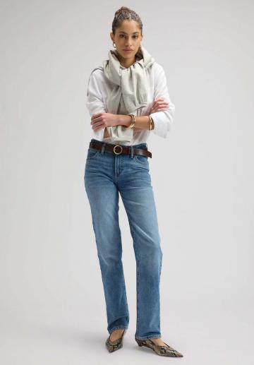 Прямые джинсы