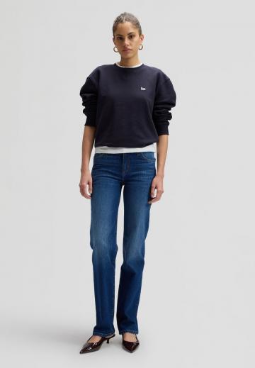 Прямые джинсы