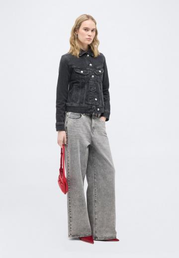 Джинсовая куртка