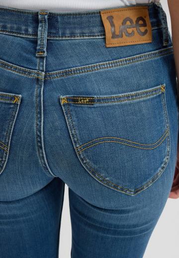 Узкие джинсы