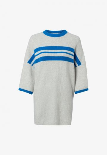 Длинный пуловер