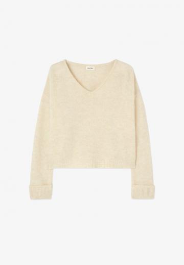 Пуловер с вырезом V