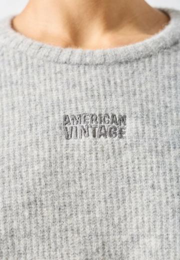 Пуловер в полоску