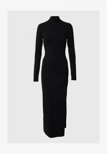 Вязаное платье