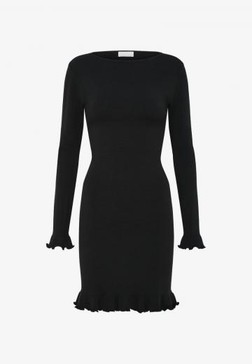 Вязаное платье