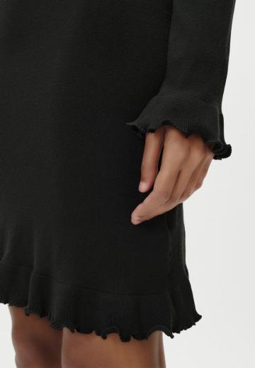 Вязаное платье