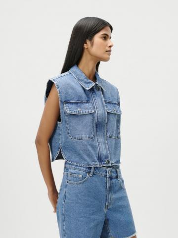 Джинсовая жилетка