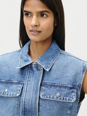 Джинсовая жилетка