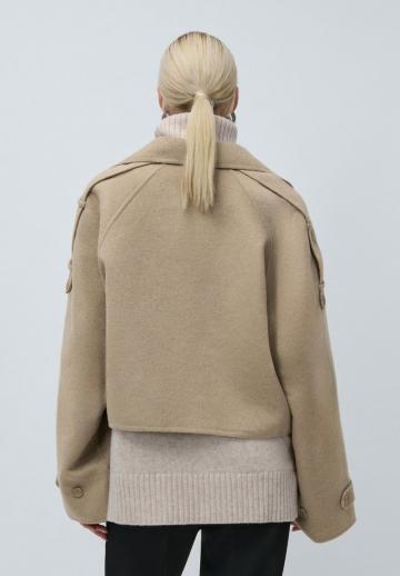 Короткий блейзер