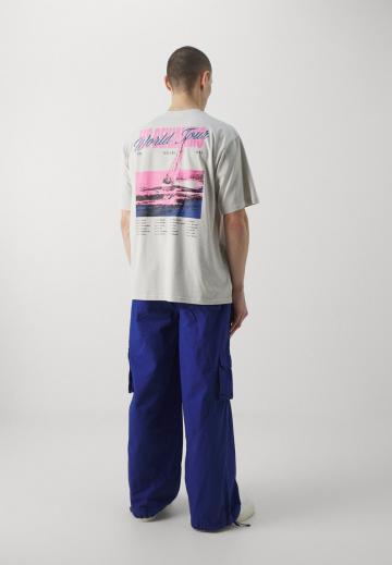 Брюки с накладными карманами